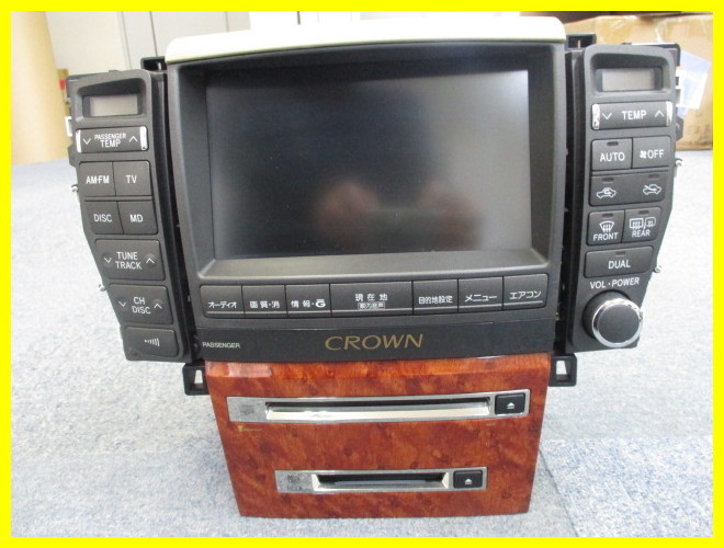車 TOYOTA CROWN トヨタ 18クラウン 純正後期型ナビ③