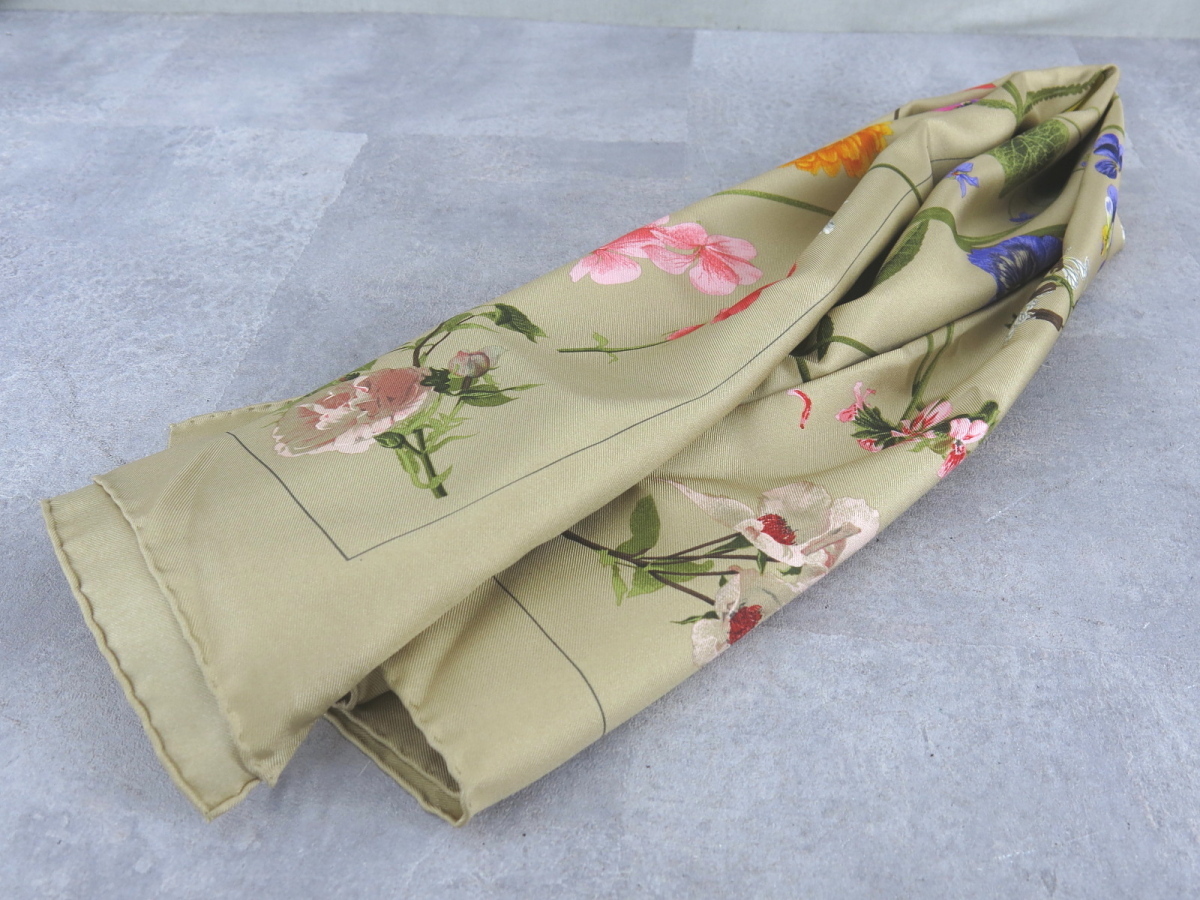 ○未使用○GUCCI グッチ○シルク 100%○花 フラワー ボタニカル柄