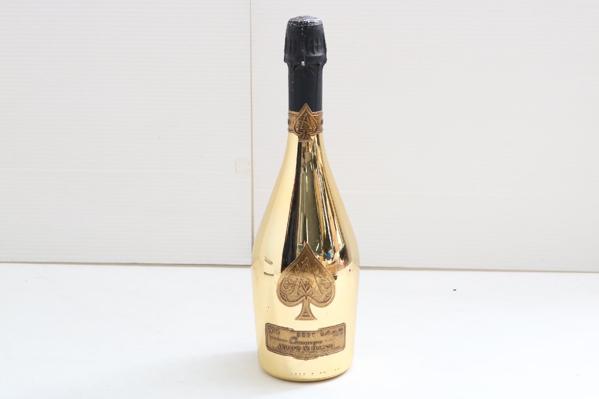 100%新品，大得価 Y205C72A 未開栓 古酒 ARMAND DE BRIGNAC アルマンドブリニャック ブリュット ゴールド シャンパン 750ml 12.5%(シャンパーニュ)｜売買されたオークション情報、yahooの商品情報をアーカイブ公開 - オー スパークリング