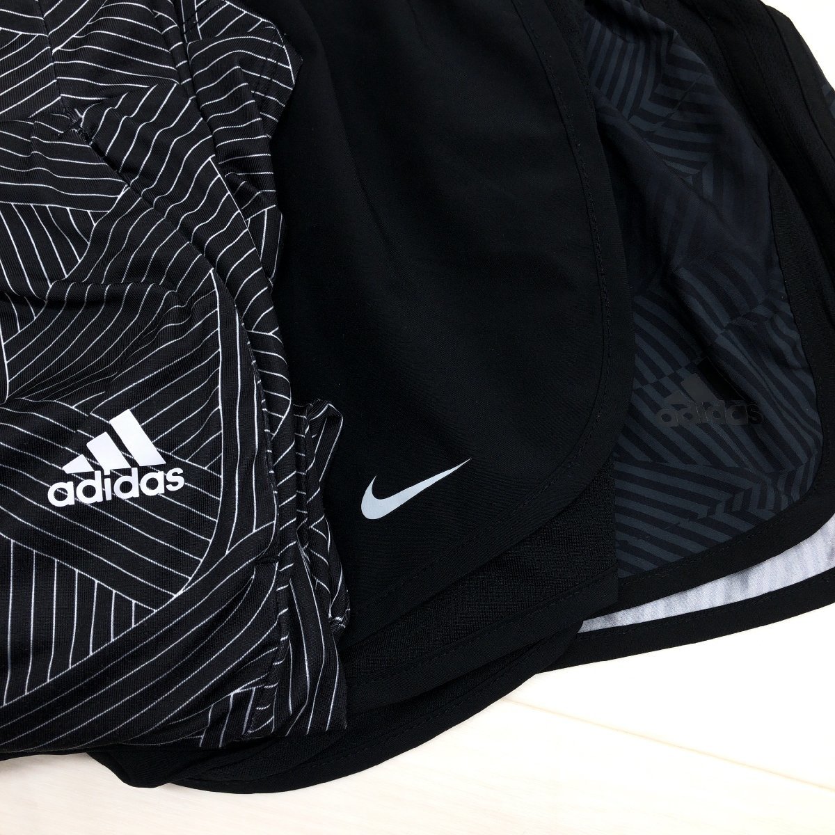 Adidas アディダス Nike ナイキ 吸水速乾 ドライ ランニングショーツ ヨガ カプリパンツ S M トレーニングウェア レディース 女性用 ジャージ 売買されたオークション情報 Yahooの商品情報をアーカイブ公開 オークファン Aucfan Com Adidas アディダス Nike ナイキ 吸水速乾 ドライ ランニングショーツ ヨガ カプリパンツ S M トレーニングウェア レディース 女性用 ジャージ 売買されたオークション情報 Yahooの商品情報をアーカイブ公開 オークファン Aucfan Com