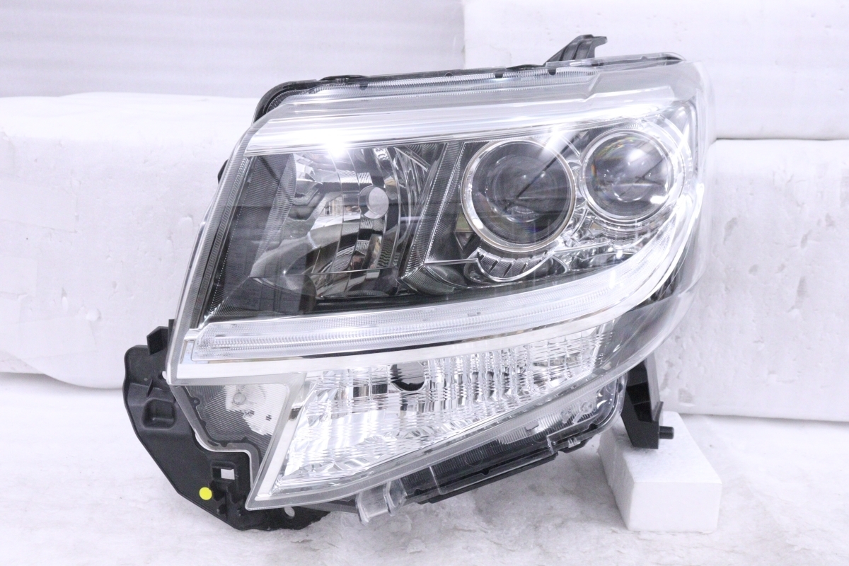 23-1823☆LED LA600S タントカスタム☆左ヘッドライト トップ