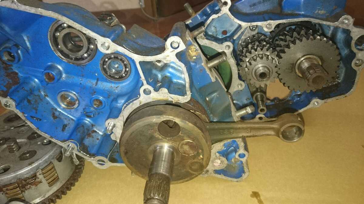 スズキ RM80 エンジン(エンジン本体)｜売買されたオークション情報