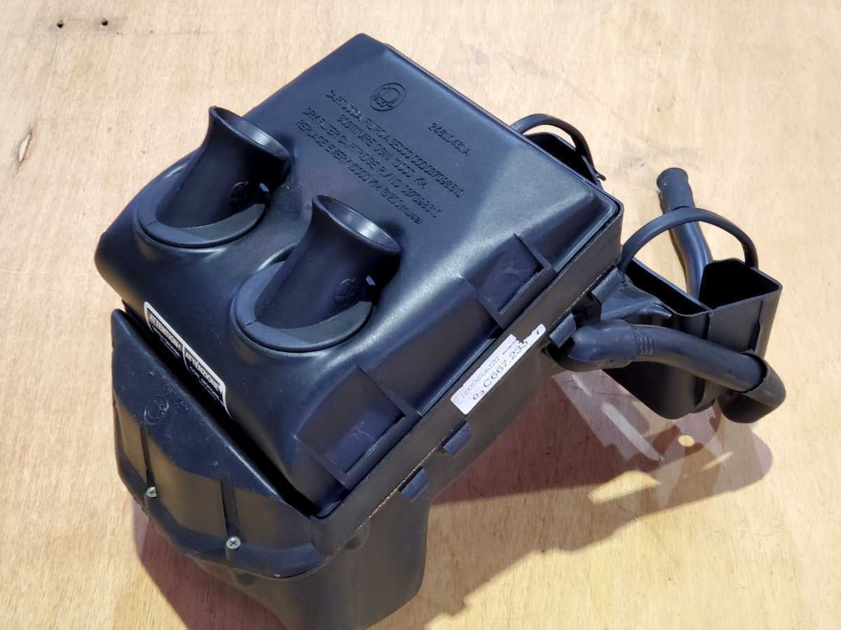 赤字超特価，正規品 M900 純正 エアクリーナーBOX 流用にも 検 ドゥカティ モンスター 空冷 キャブ車 M1000 M750 M400 900SS 750SS 400SS etc.(その他)｜売買されたオークション情報、yahooの商品情報をアーカイブ公開 - オーク エアフィルター、エアクリーナー