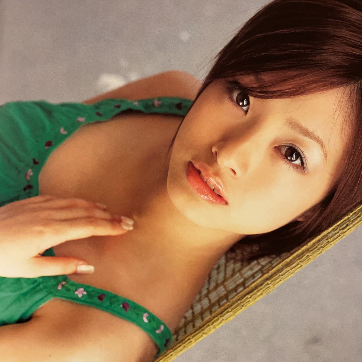 上戸彩 写真集 September Fourteenth アイドル タレント 芸能人 モデル 女優 アイドルグッズ 美少女 テレビ ドラマ 乃木坂46 売買されたオークション情報 Yahooの商品情報をアーカイブ公開 オークファン Aucfan Com