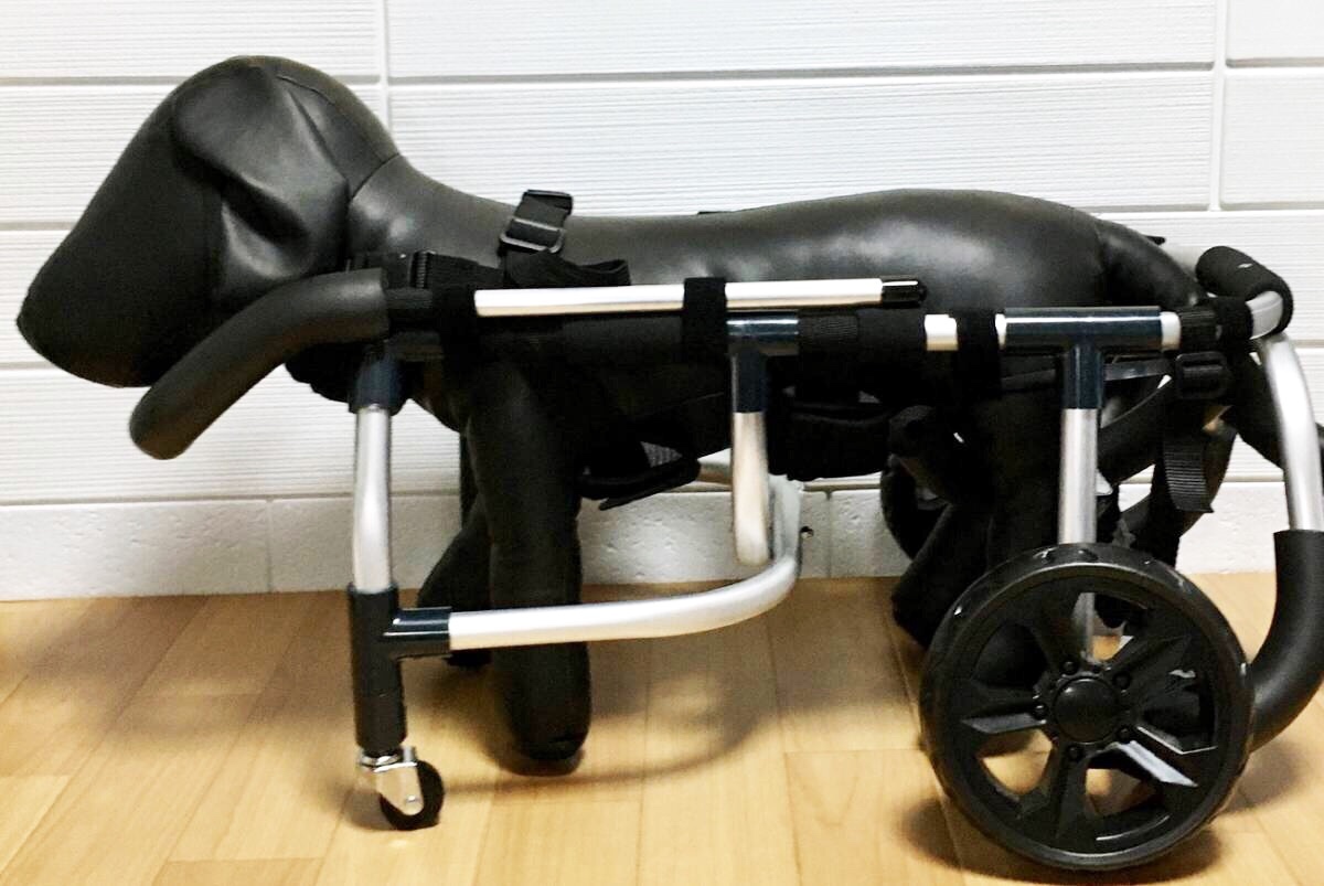 □犬の車椅子 中型犬用4輪 9～18kg位 背高～45cm位 顎乗せ付き 歩行器 