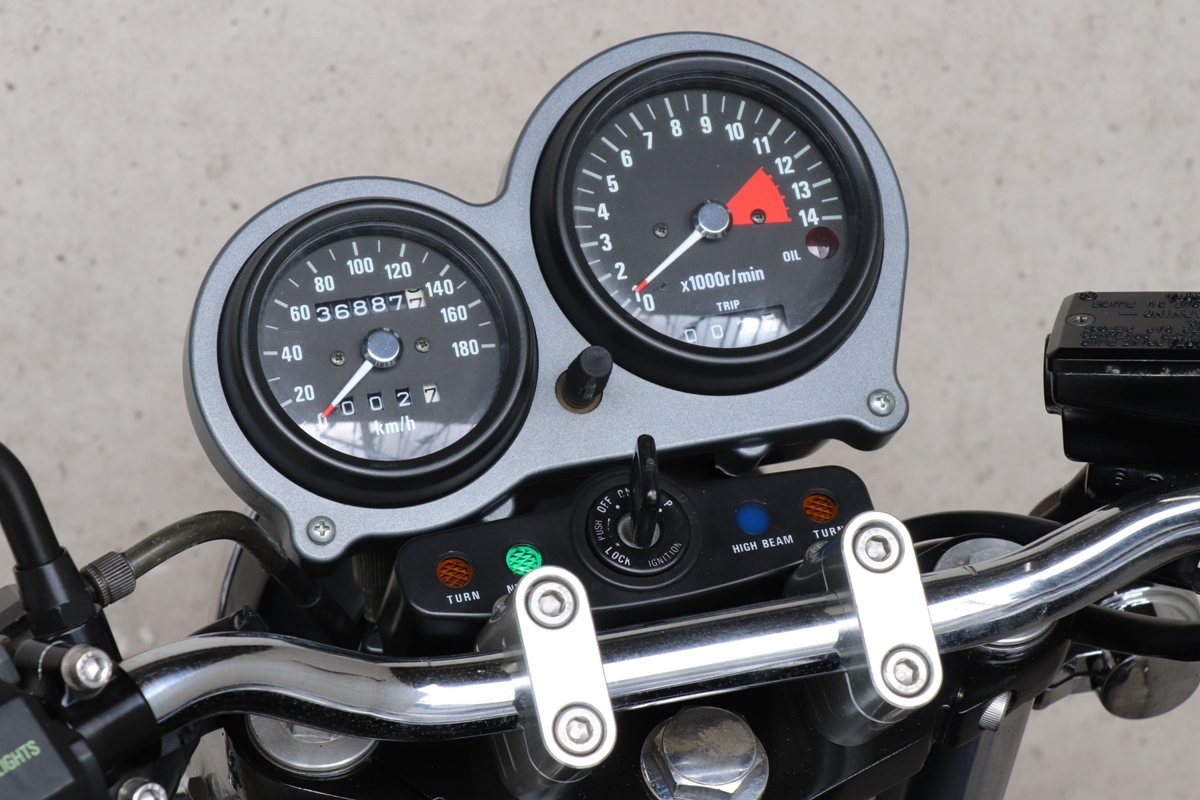 横浜～ Kawasaki ゼファー400 C2 初期型親子メーター 旧車 ブラック