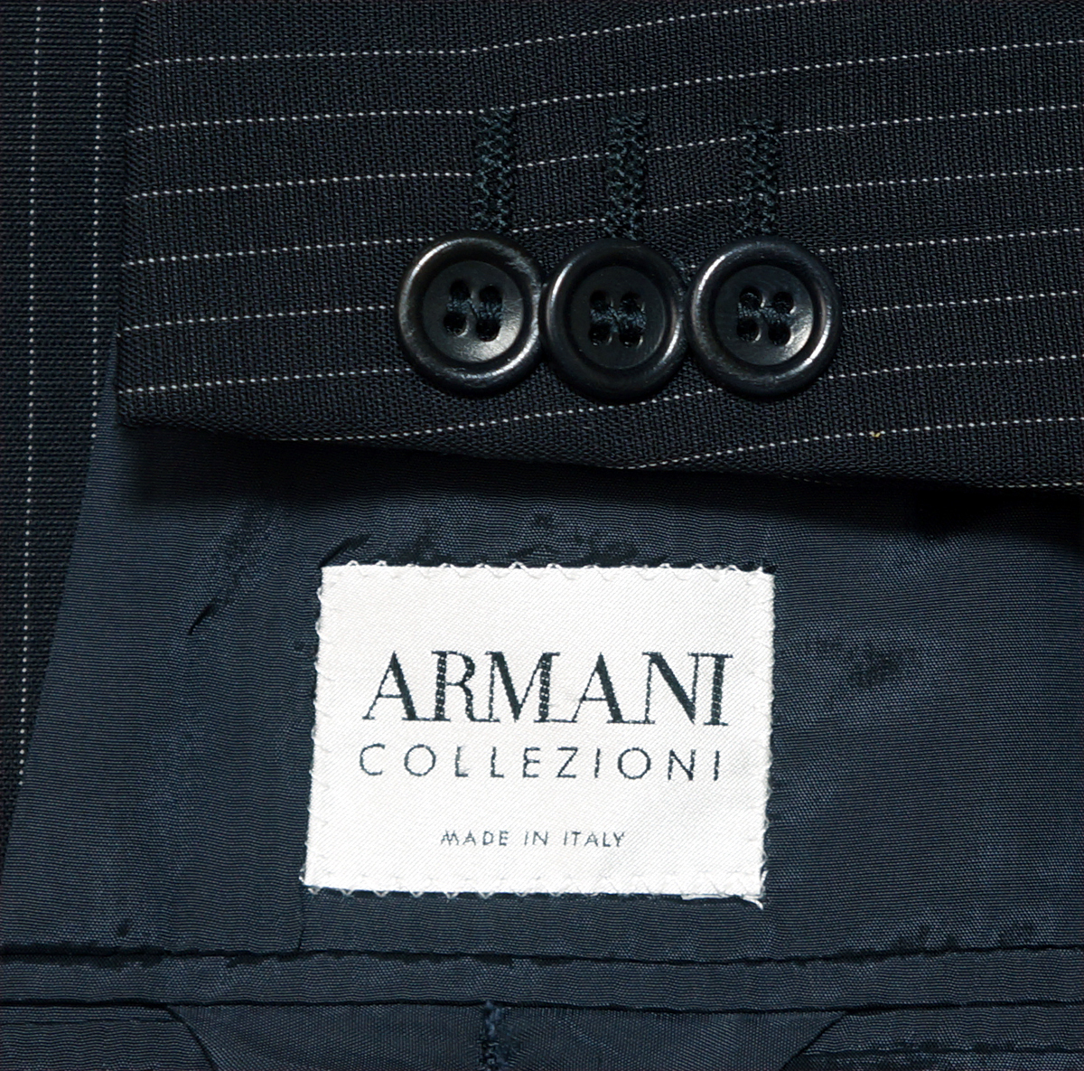ARMANIアルマーニ最高級シングルスーツ48【美品】春夏 黒紺系 正規COLLEZIONI ARMANIアルマーニ最高級シングルスーツ48美品 高級シルク 美品 ARMANIアルマーニ最高級シングルスーツ48シルク美品グレイ系 エンポリオアルマーニ最高級シングルスーツ46スリム美品JUDE ジョルジオアルマーニ黒ラベル超高級シングルスーツ52大きめ美