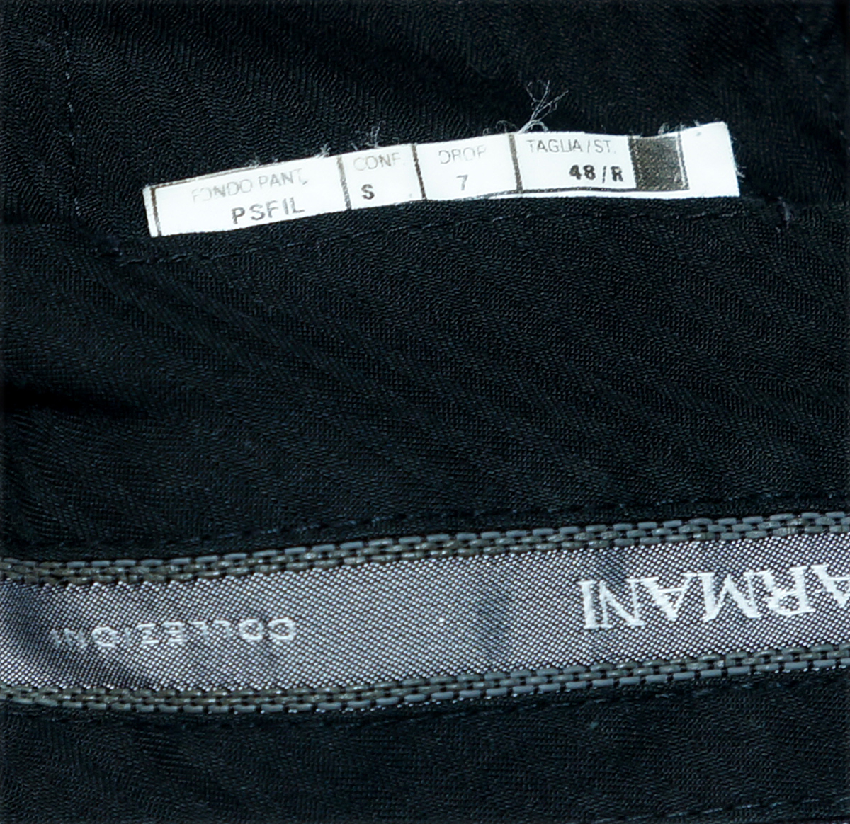 ARMANIアルマーニ最高級シングルスーツ48【美品】春夏 黒紺系 正規COLLEZIONI ARMANIアルマーニ最高級シングルスーツ48美品 高級シルク 美品 ARMANIアルマーニ最高級シングルスーツ48シルク美品グレイ系 エンポリオアルマーニ最高級シングルスーツ46スリム美品JUDE ジョルジオアルマーニ黒ラベル超高級シングルスーツ52大きめ美
