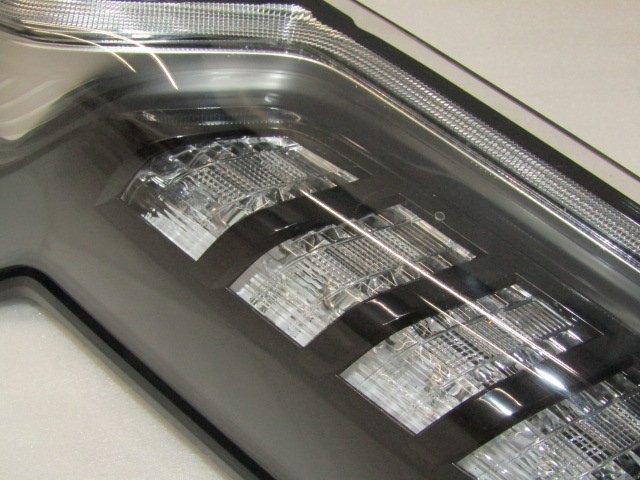 ホンダ純正 LEDテールランプ 左側 助手席側 N-BOX/カスタム JF3/JF4