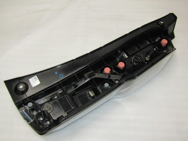 ホンダ純正 LEDテールランプ 左側 助手席側 N-BOX/カスタム JF3/JF4