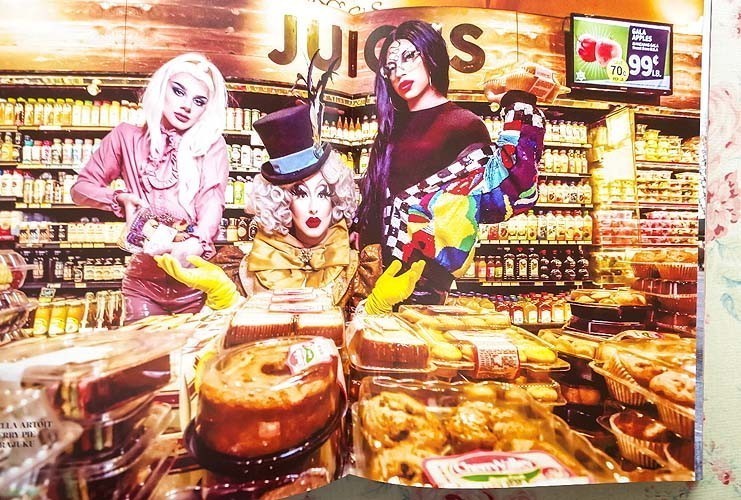 QUEEN | DRAG サイン ヨシダナギ写真集 zbooks powered by BASE No