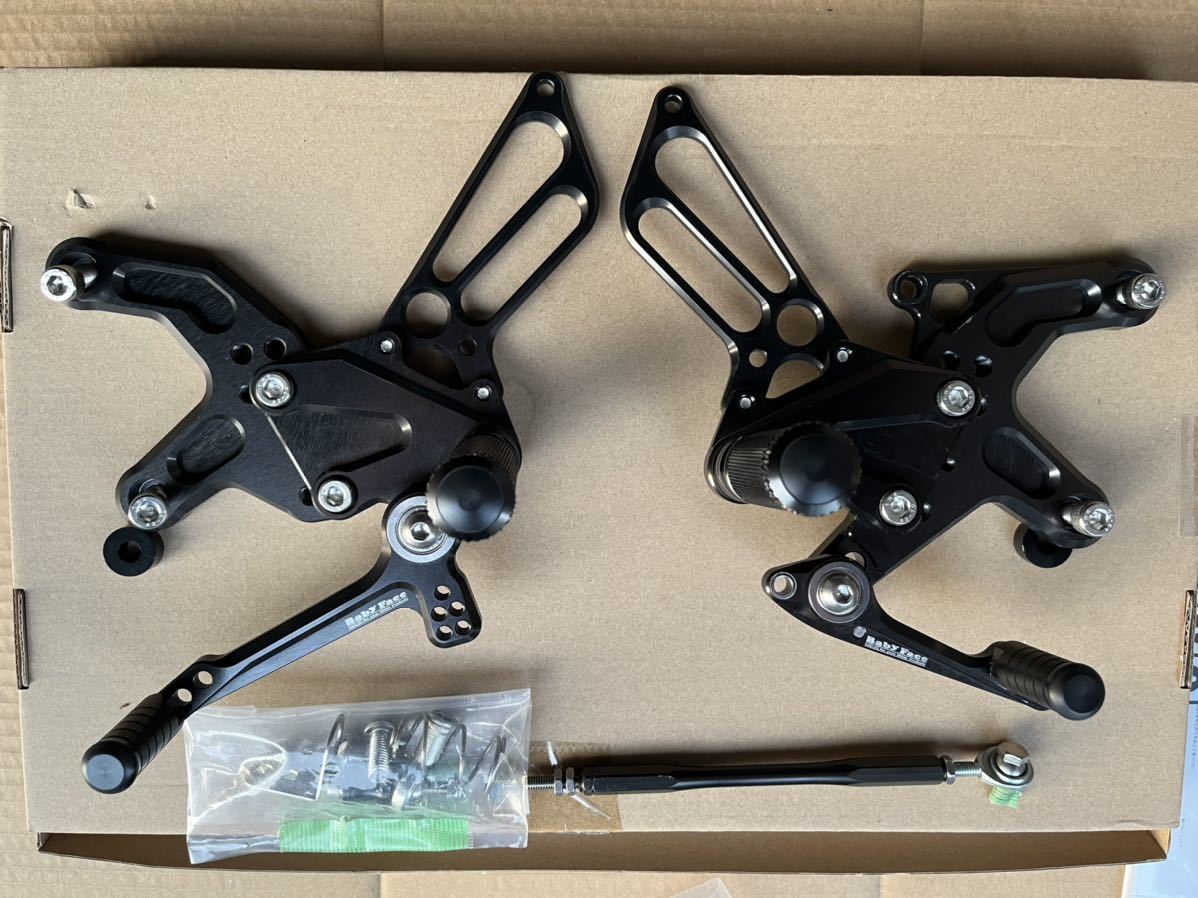 ベビーフェイス バックステップ ブラック　Z900RS 用　パフォーマンスステップキット ベビーフェイス Z900RS | 口コミ・動画 ﾊﾞｯｸｽﾃｯﾌﾟ パフォーマンスステップ