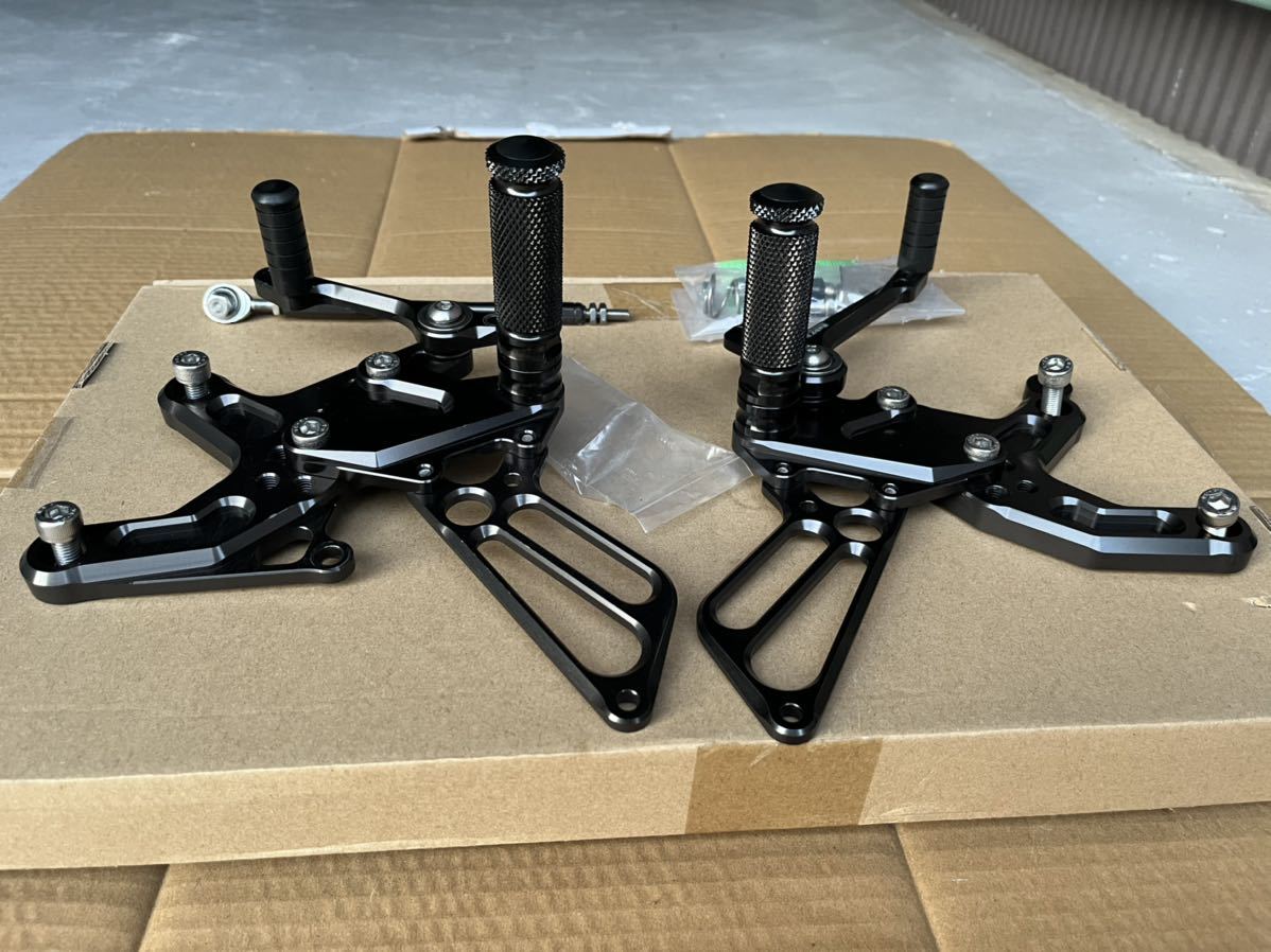 ベビーフェイス バックステップ ブラック　Z900RS 用　パフォーマンスステップキット ベビーフェイス Z900RS | 口コミ・動画 ﾊﾞｯｸｽﾃｯﾌﾟ パフォーマンスステップ