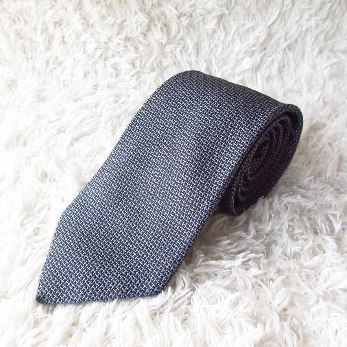 定番，HOT HERMES エルメス Hロゴ 総柄 シルク100％ ネクタイ レギュラータイ ネイビー系 マルチカラー 065(ネクタイ)｜売買されたオークション情報、yahooの商品情報をアーカイブ公開 - オークファン 服飾小物