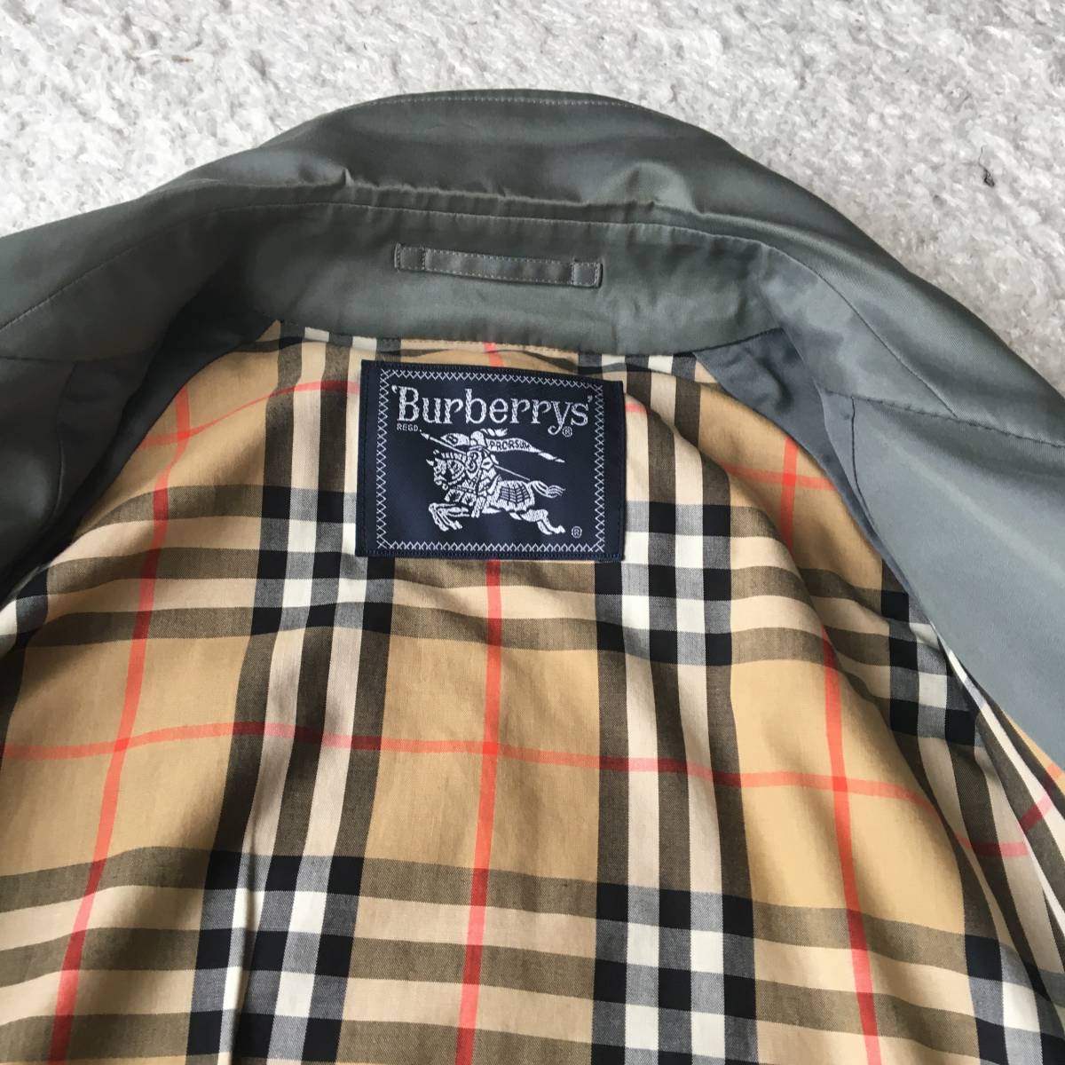 大人気，爆買い 別格圧巻!! BURBERRY ノバチェック 比翼仕立て 王道