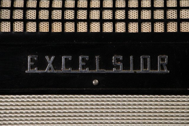 割 ☆御守☆ EXCELSIOR （エキセルシァー） Mod.303 アコーディオン