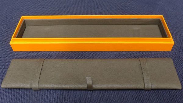 Q489☆[箱のみ]HERMES エルメスロゴ入 ブレスレット用空箱 化粧箱 幅23.5