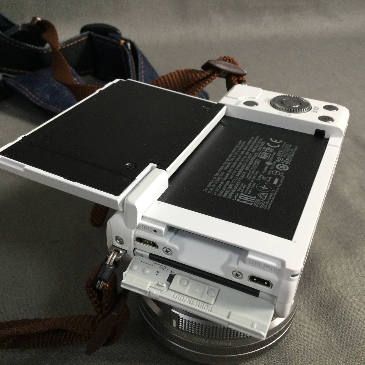 α99 SONY - デジカメ II：ソニー史上、最高のカメラが登場 Watch II