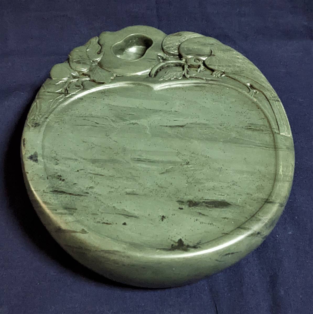 果葉鸚哥文楕硯 五台山緑石】◇潤緑に微黒点状波紋の優美石◇加厚