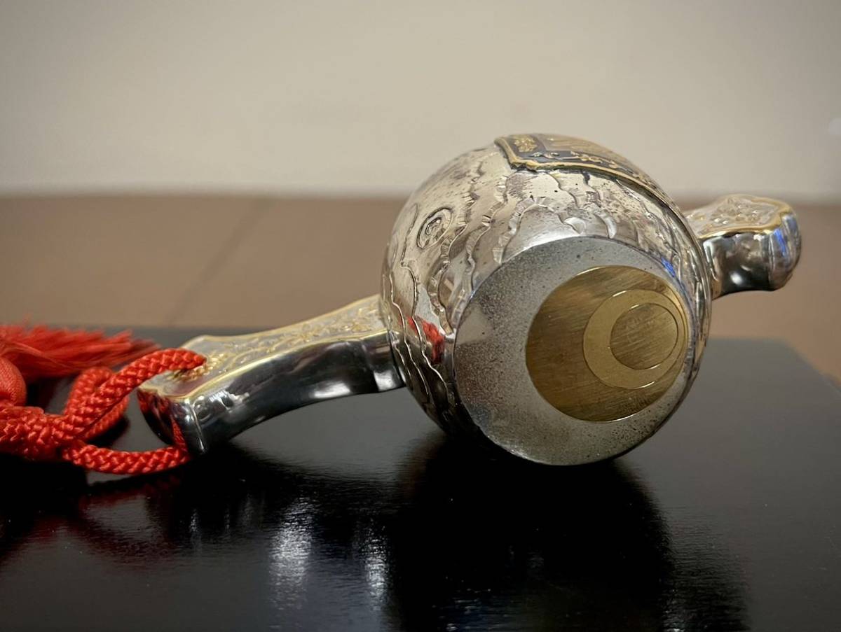 銀製打ち出の小槌 Amazon.co.jp: 置物 銀製 打ち出の小槌・こづち 大 （梅都工房作品