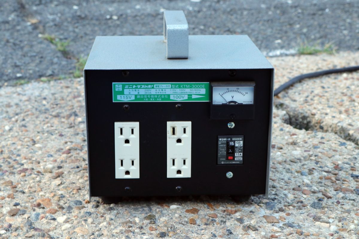 鎌田信号機 ミニトラコンポ KTM-3000E 漏電ブレーカー付 降圧器 ジャンク 'za373_2