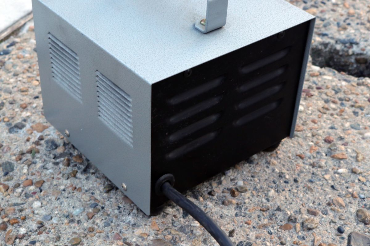 鎌田信号機 ミニトラコンポ KTM-3000E 漏電ブレーカー付 降圧器 ジャンク 'za373_5