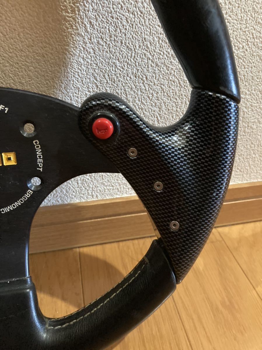 MOMO F1 コンセプト ステアリングホイール MOMO F1 Concept Steering