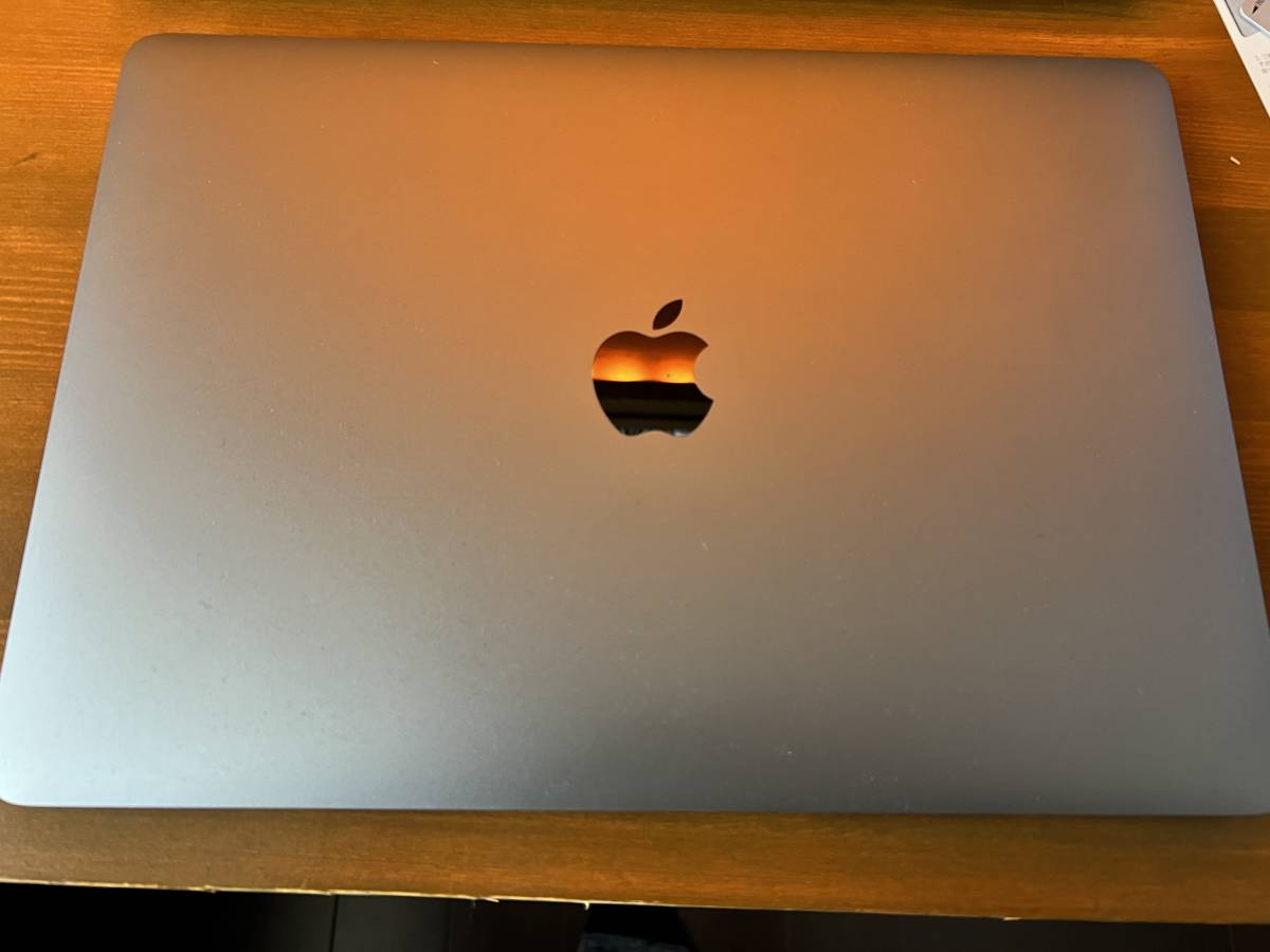 Pro MacBook Four Thunderbolt 0 (13-inch, Apple ports 1 13-inch 