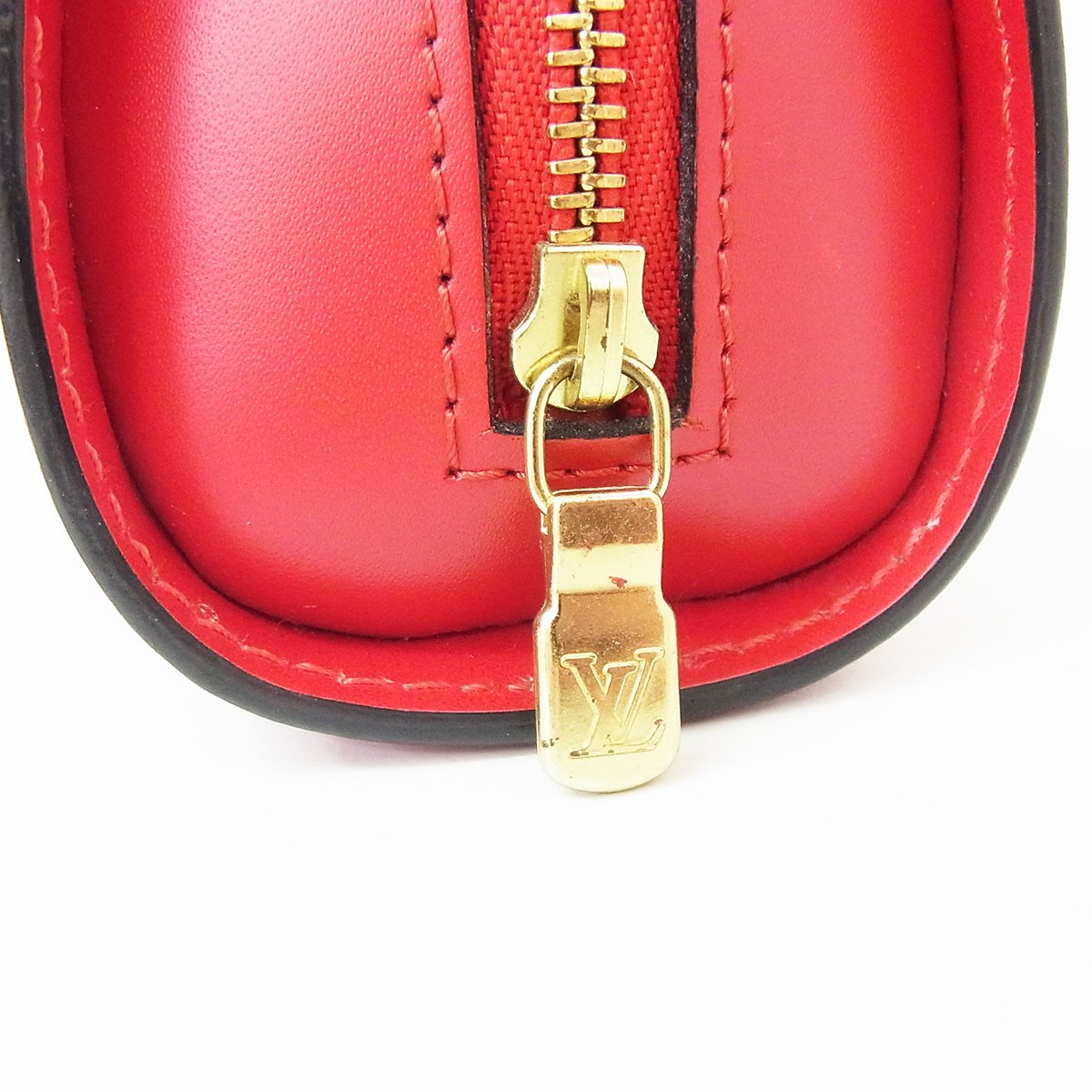 M48447 LOUIS VUITTON ポーチ エピ PM ルイヴィトン ドーフィーヌPM
