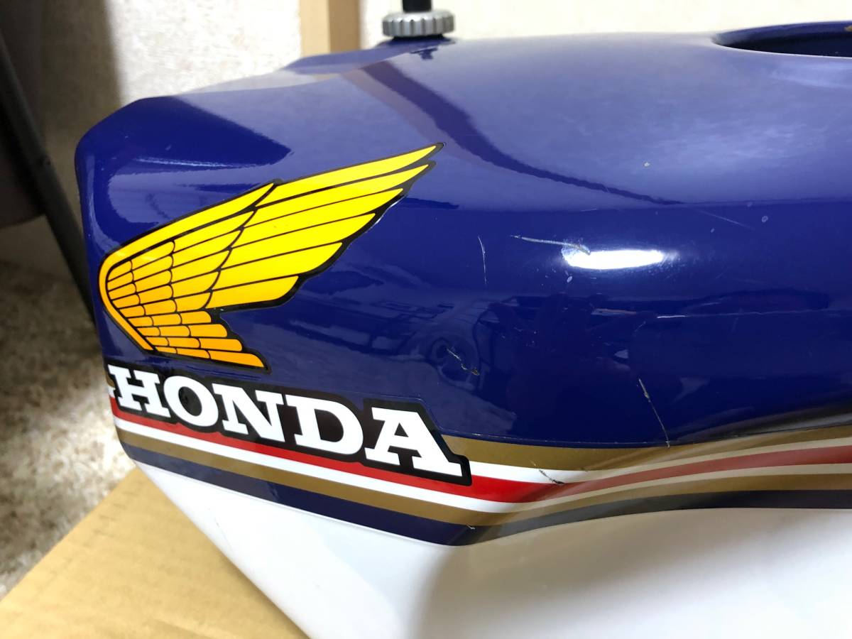 NSR250R MC18 88 燃料タンク 現状品 NSR250R MC18 88 燃料タンク 現状