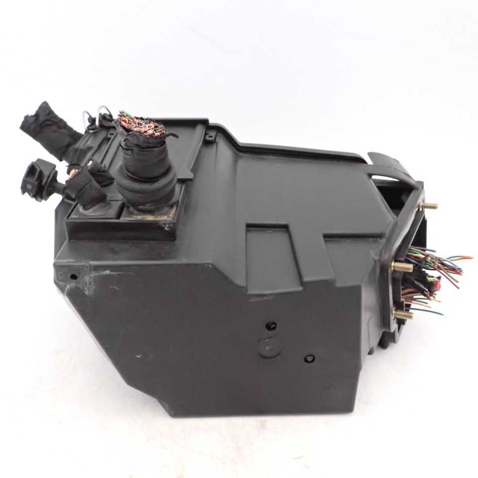 R171 1UPJ-27996743]ベンツ メルセデス-ベンツSLK R171(171456)ヒューズボックス3(エンジン SLK350 光の森 菊陽町 車検メンテナンスリセット SLK メルセデス・ベンツ ヒューズボックスからシガーソケット電源取り（メルセデス・ベンツ SLK・R171）by 定番カムシャフトマグネットからの ＳＬＫ（R171） | SLK・R171