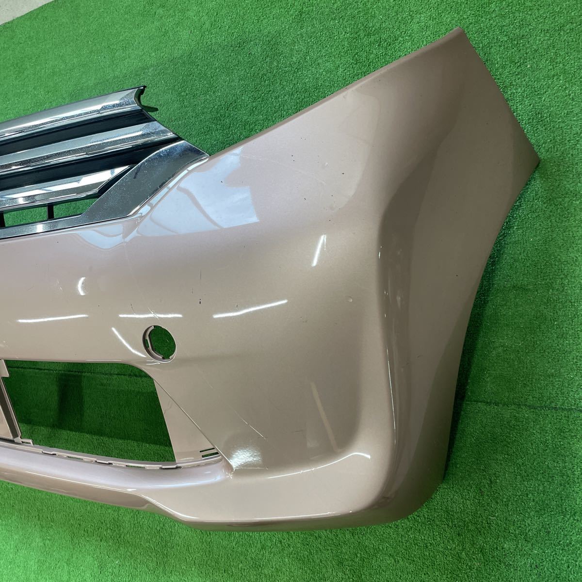2、日産 デイズルークス B21A 前期 純正 フロントバンパー 6400F832ZZ