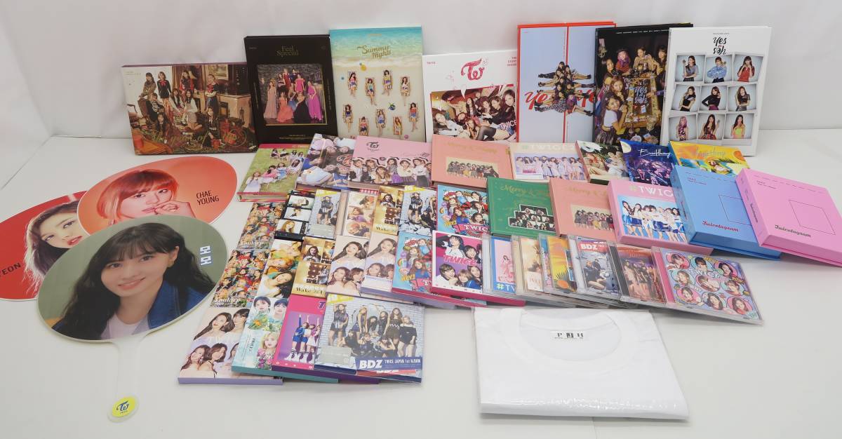 TWICE まとめ売り - うちわ トレカ twice おまけ 匿名配送 ペンライト