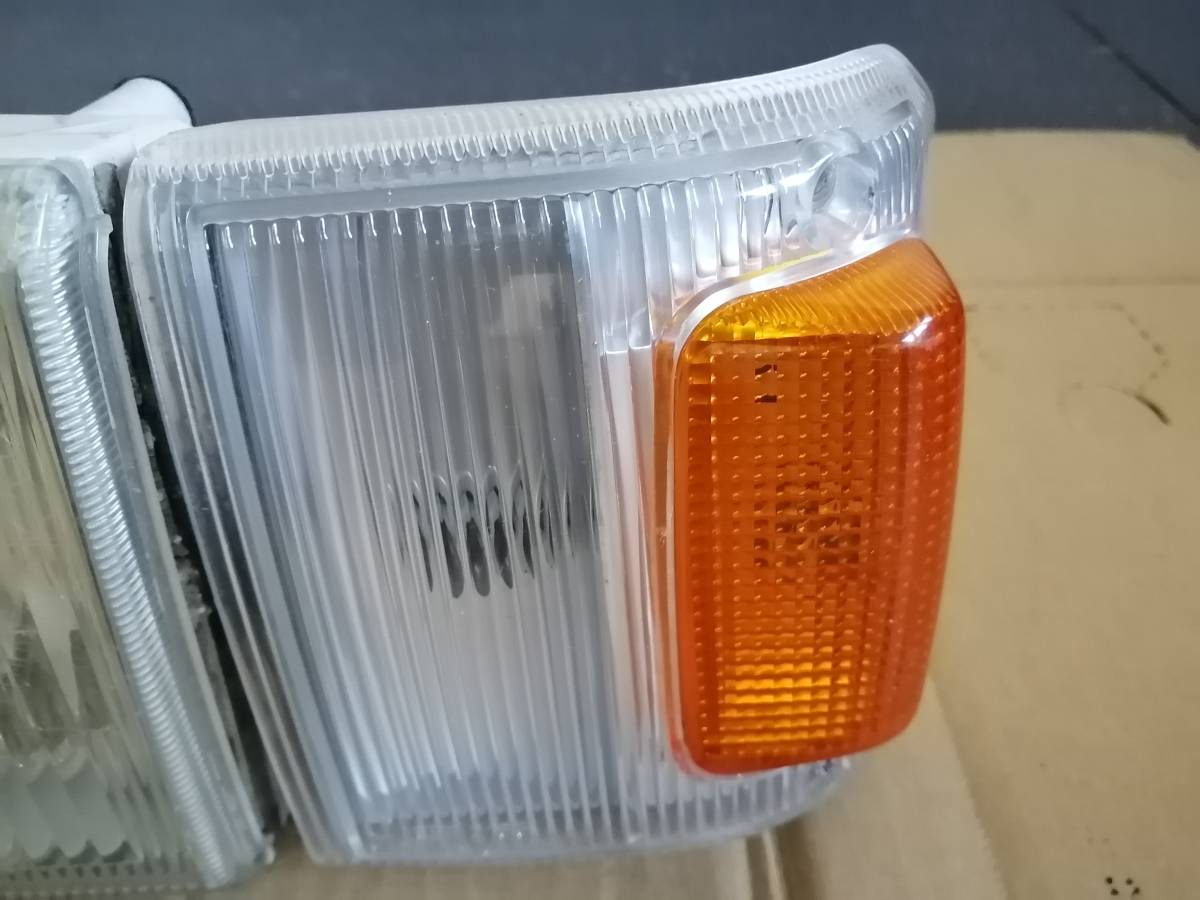 スバル KS4 サンバー 左右ヘッドライト ハロゲン OEW 2068 自動車