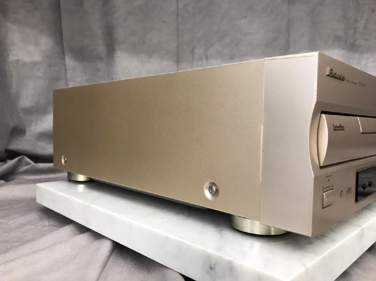 PIONEER DVL-919 DVD⁄LD Player with Controller & Power Cord