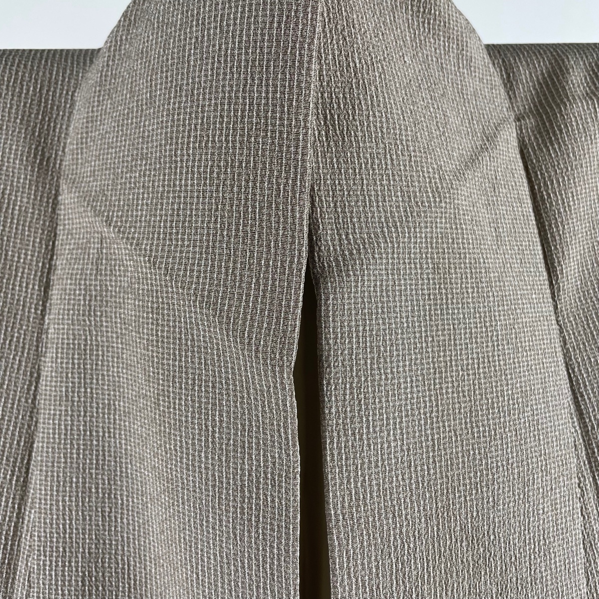 お召 美品 逸品 証紙 本塩沢 縦縞 灰茶 袷 身丈164cm 裄丈68cm