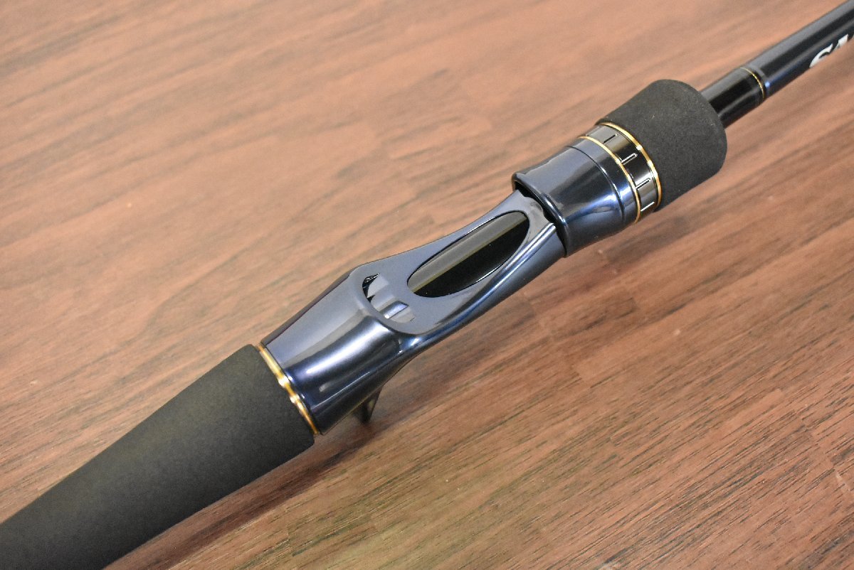 未使用品☆人気モデル】ダイワ 21 ソルティガ R J62B-3 LO DAIWA
