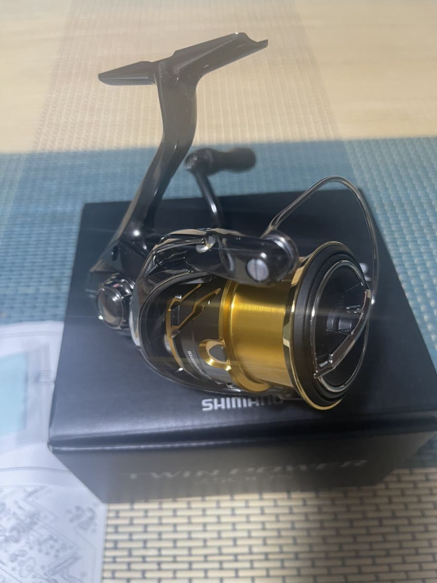 シマノ 20ツインパワー2500S 超美品 シマノ ツインパワー 2500S で