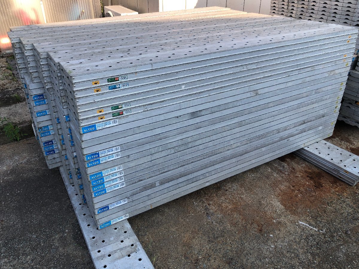 【お買い得，HOT】 兵庫県発 ALINCO アルインコ アルミ 足場板 ALT20 2m 200cm 2000mm 幅 240cm 240mm 10本セット / 踏板 長尺(足場台、足場板)｜売買されたオークション情報、yahooの商品情報をアーカイブ公開 - オークファ 足場台、足場板