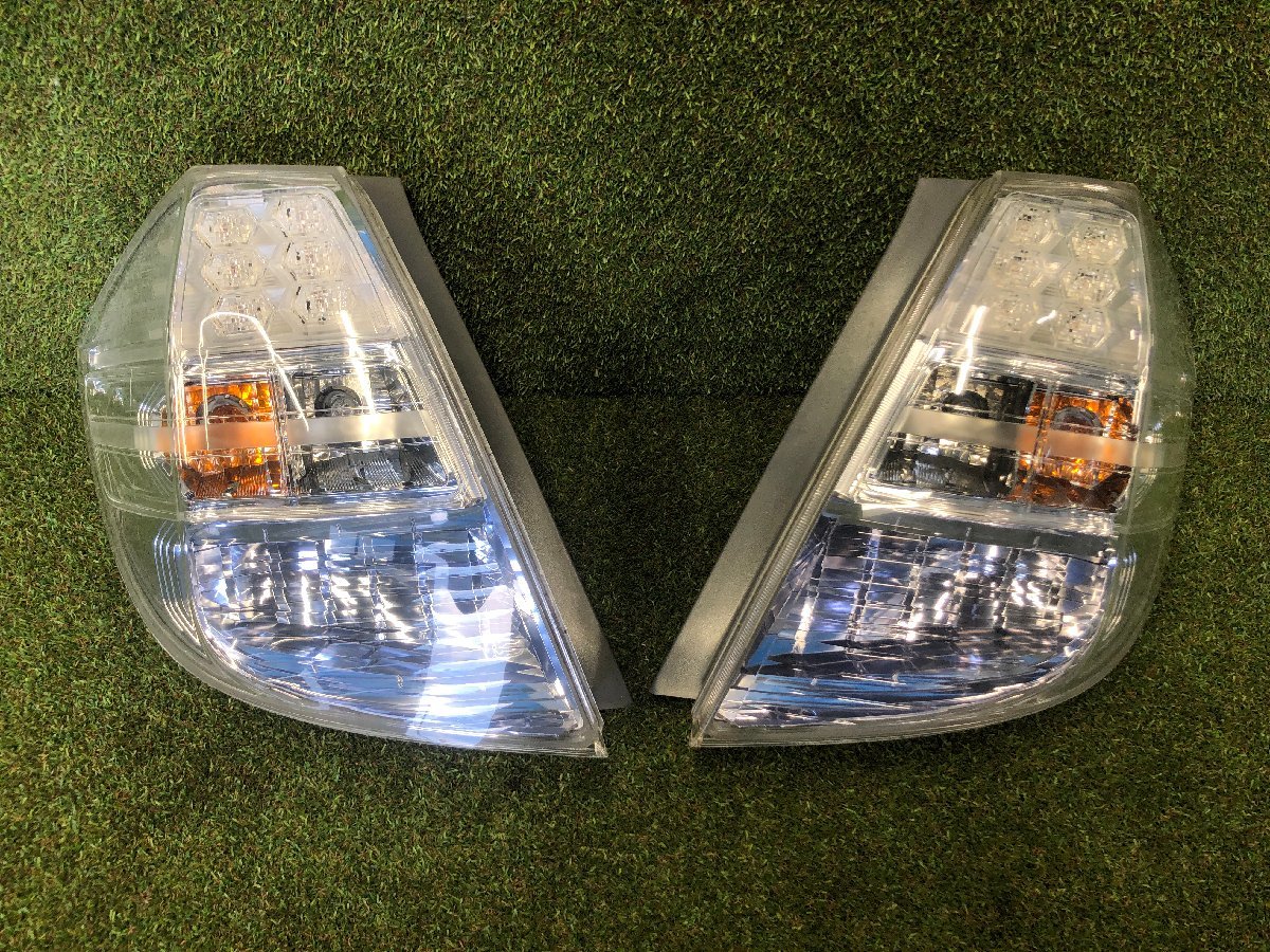 GP1 フィット　左右テールランプ　クリアレンズ 純正 ホンダ フィット GP1 LED クリアレンズ 左右 テールランプ 中古品