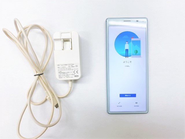 お得，人気SALE 590 au SONY Xperia 8 SOV42 64GB 判定 スマホ スマートフォン(ソニー)｜売買されたオークション情報、yahooの商品情報をアーカイブ公開 - オークファン ソニー