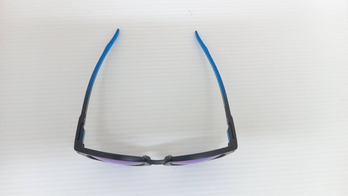 ☆ OAKLEY オークリー LATCH ブルーミラーレンズ ブラックフレーム 