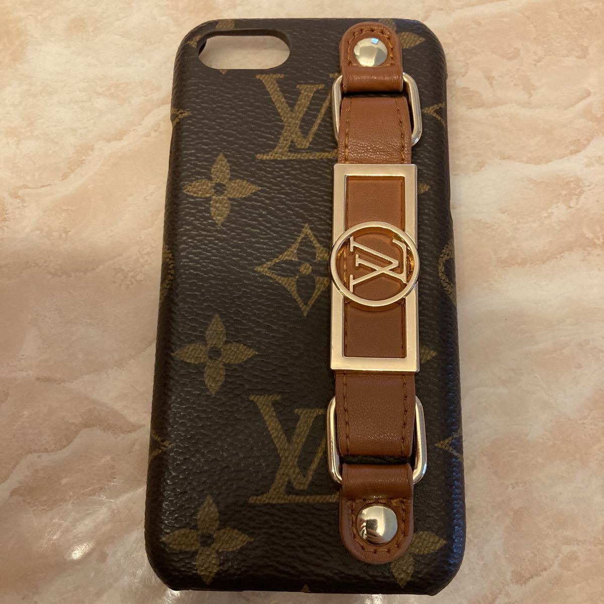 【得価，格安】 品 ルイヴィトン/ LOUIS VUITTON スマホケース 対応機種：iPhone SE/8/7 4.7インチ 保護カバー 携帯カバー(ルイ・ヴィトン)｜売買されたオークション情報、yahooの商品情報をアーカイブ公開 - オーク その他