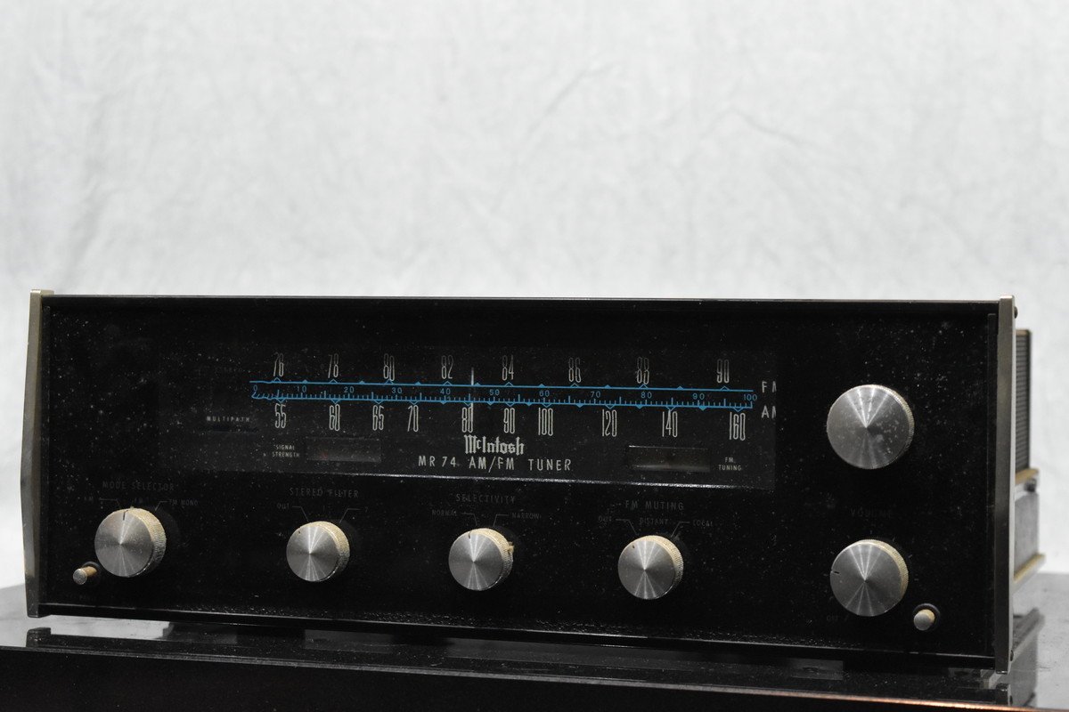 McIntosh MR74 FM/AM チューナー マッキントッシュ(チューナー)｜売買されたオークション情報、yahooの商品情報をアーカイブ公開 - オークファン チューナー