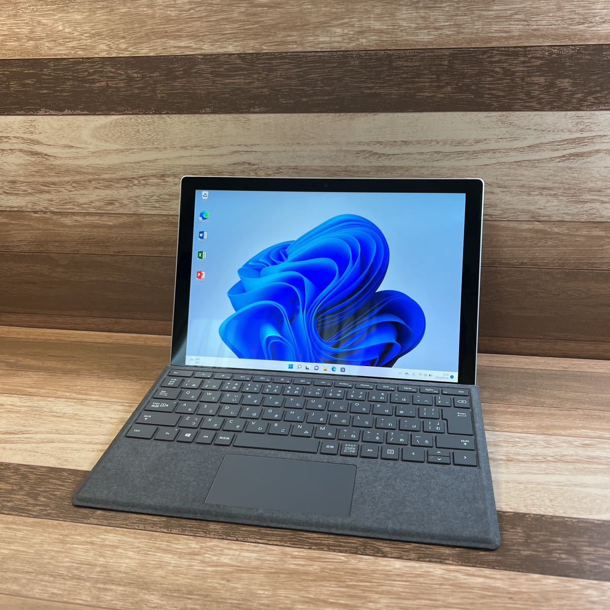 新古品】爆速SSD 256GB Core i5 1035G4メモリ 8GB Surface Pro 7 最新
