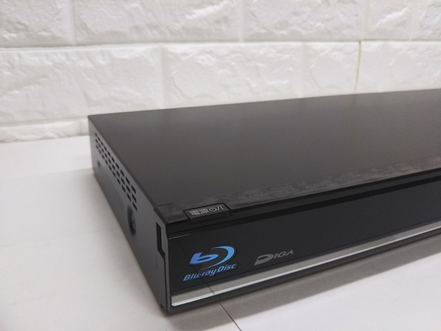 ☆ 美品♪ HDD/新品4TB♪ 3番組録画 安心の30日保証 付属品多数♪ DMR 