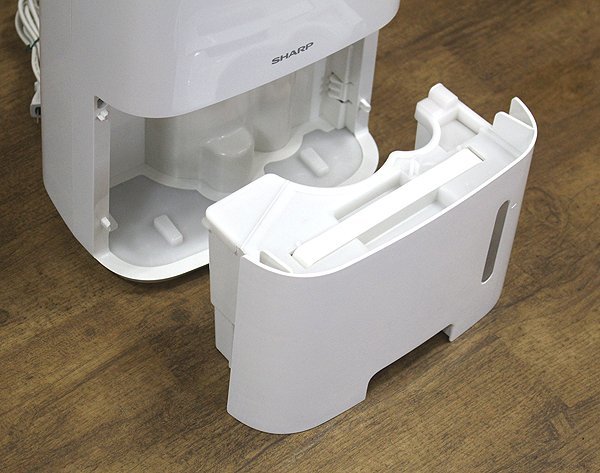 SHARP CV-G71-W シャープ 除湿機 衣類乾燥除湿機 公式通販 美品 プラズマクラスター衣類乾燥除湿機 プラズマクラスター 衣類乾燥消臭 衣類乾燥 美品シャープ &frasl;鉄筋18畳まで [木造9畳まで ホワイト系 価格.com