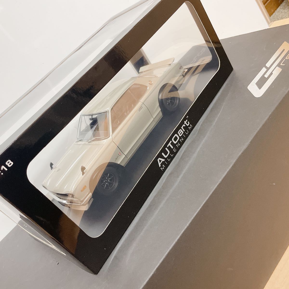 ニッサン スカイライン HT 2000 GT-R KPGC10 1/18スケール 77383 ブランド：オートアート(乗用車)｜売買されたオークション情報、yahooの商品情報をアーカイブ公開 - オークファン 乗用車