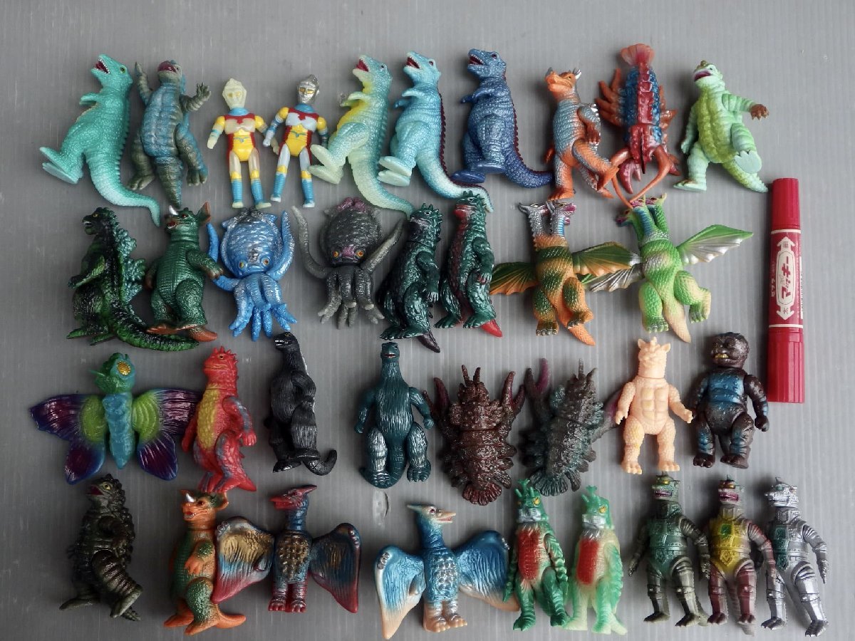  特撮玩具マニアのコレクション放出品 バンダイ ブルマァク魂 ゴジラ怪獣いろいろ35体セット キングギドラ/ゲゾラ/ミニラ/メガロ他(ゴジラ)｜売買されたオークション情報、yahooの商品情報を ゴジラ