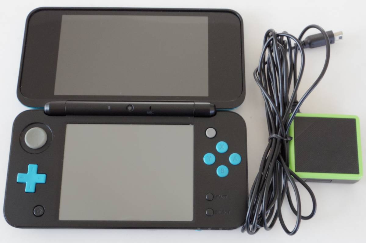 □Newニンテンドー2DS LL ブラック×ターコイズ☆ACアダプター付☆上  